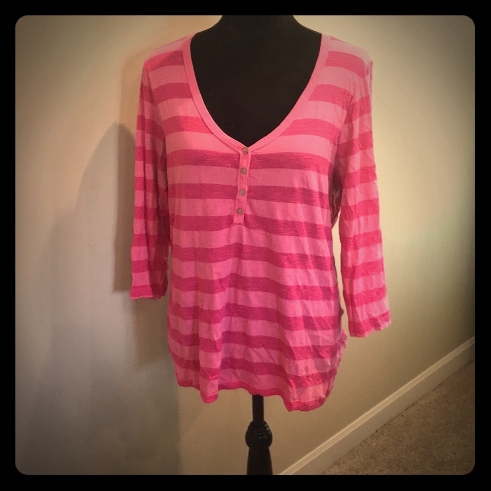Old Navy 3 quarter sleeved shirt. Pink stripes. L